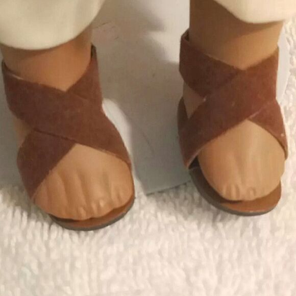 Seymour Mann 14” Tall Porcelain Native American Doll - Picture 6 of 7